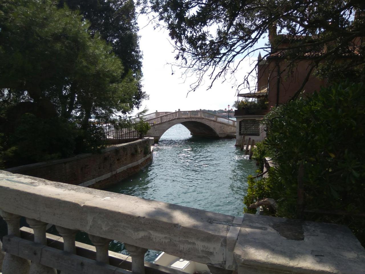 Susy Biennale Apartment - Canal View&Garden Venise Extérieur photo